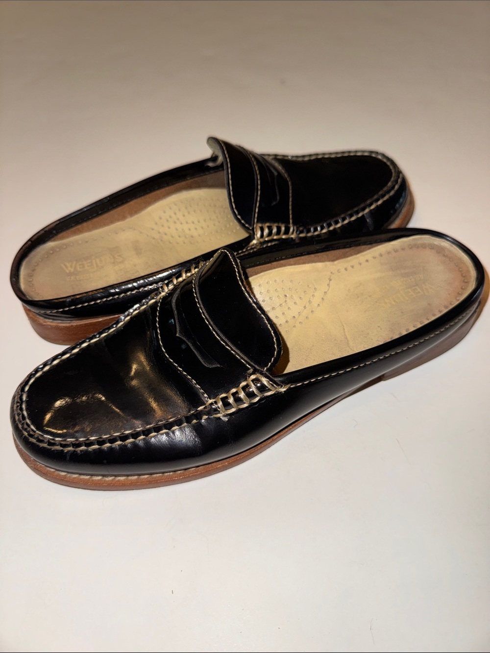 Bass Weejuns Mules Black Patent Leather 6 women’s GUC